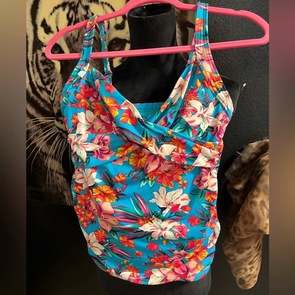 🌺🩵NWT-LANDS’ END gorgeous Women's Flutter Scoop Neck Tankini Top.🌺🩵 SZ 4